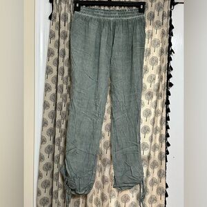 Women’s Entró large pull-on Aladdin pants in green tie-dye boho